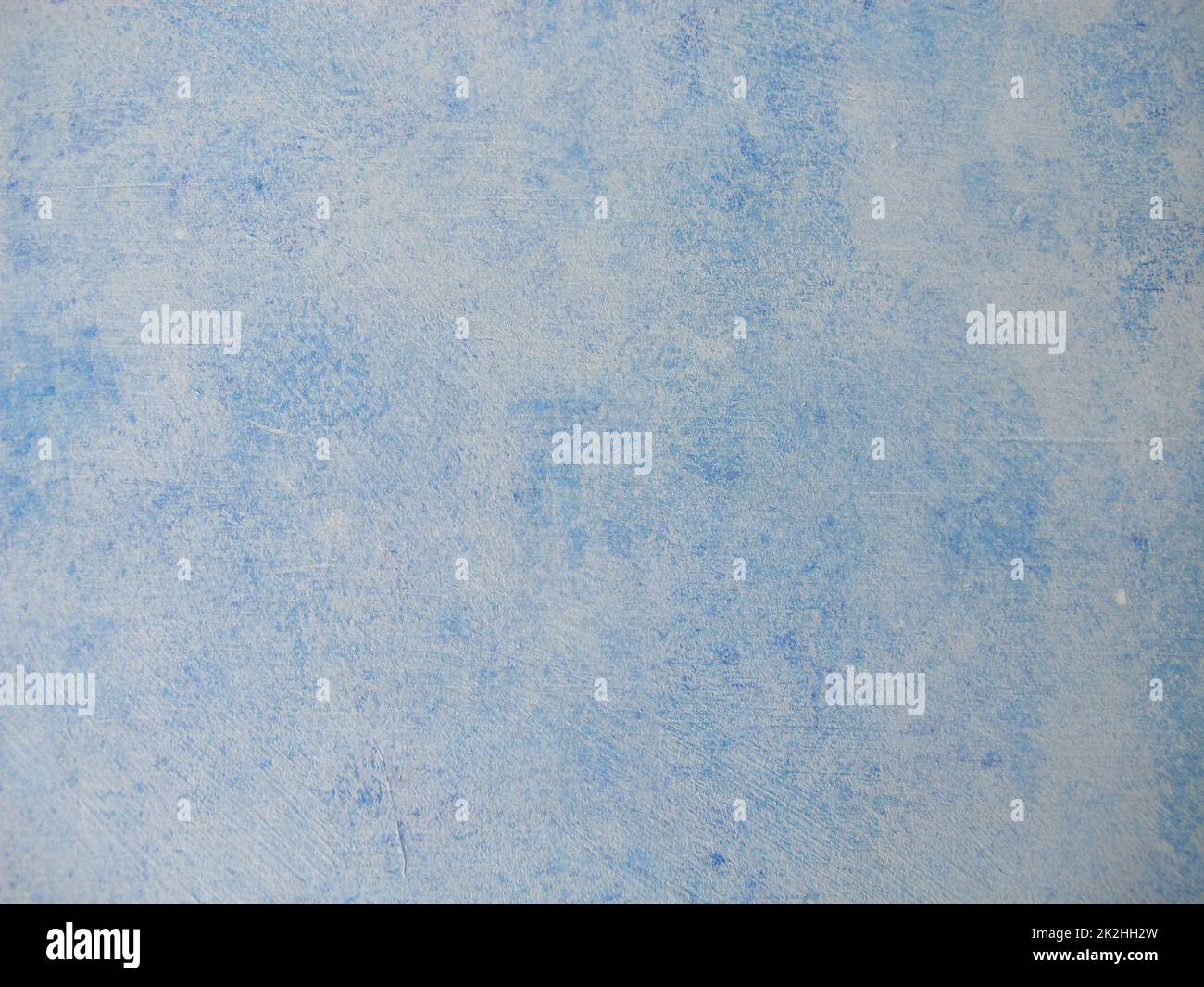 Legno dipinto con gesso blu e rullo per pittura in stile vintage Foto Stock