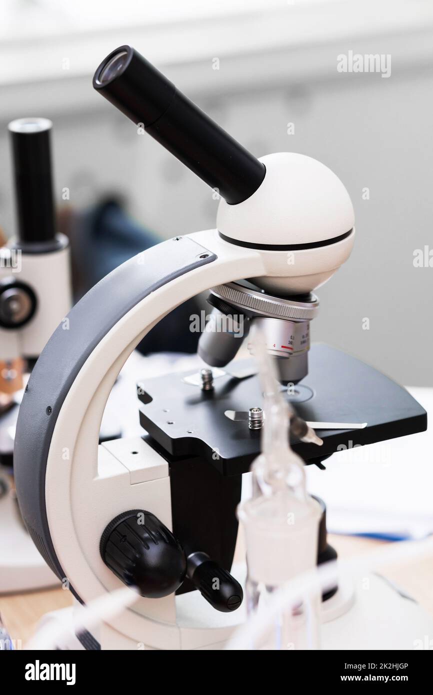 Microscopio professionale immagini e fotografie stock ad alta risoluzione -  Alamy
