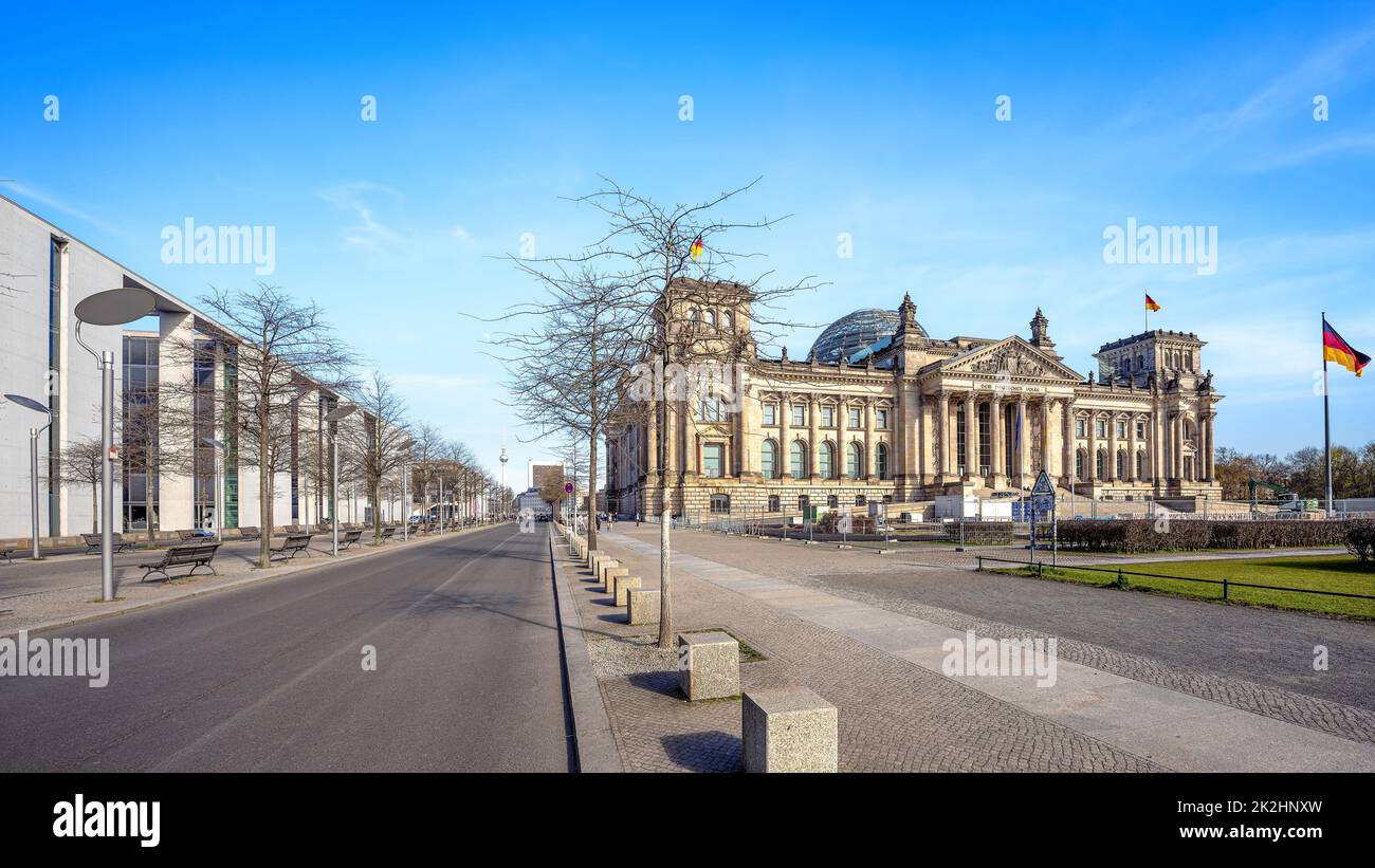 il famoso edificio reichtag di berlino, germania Foto Stock