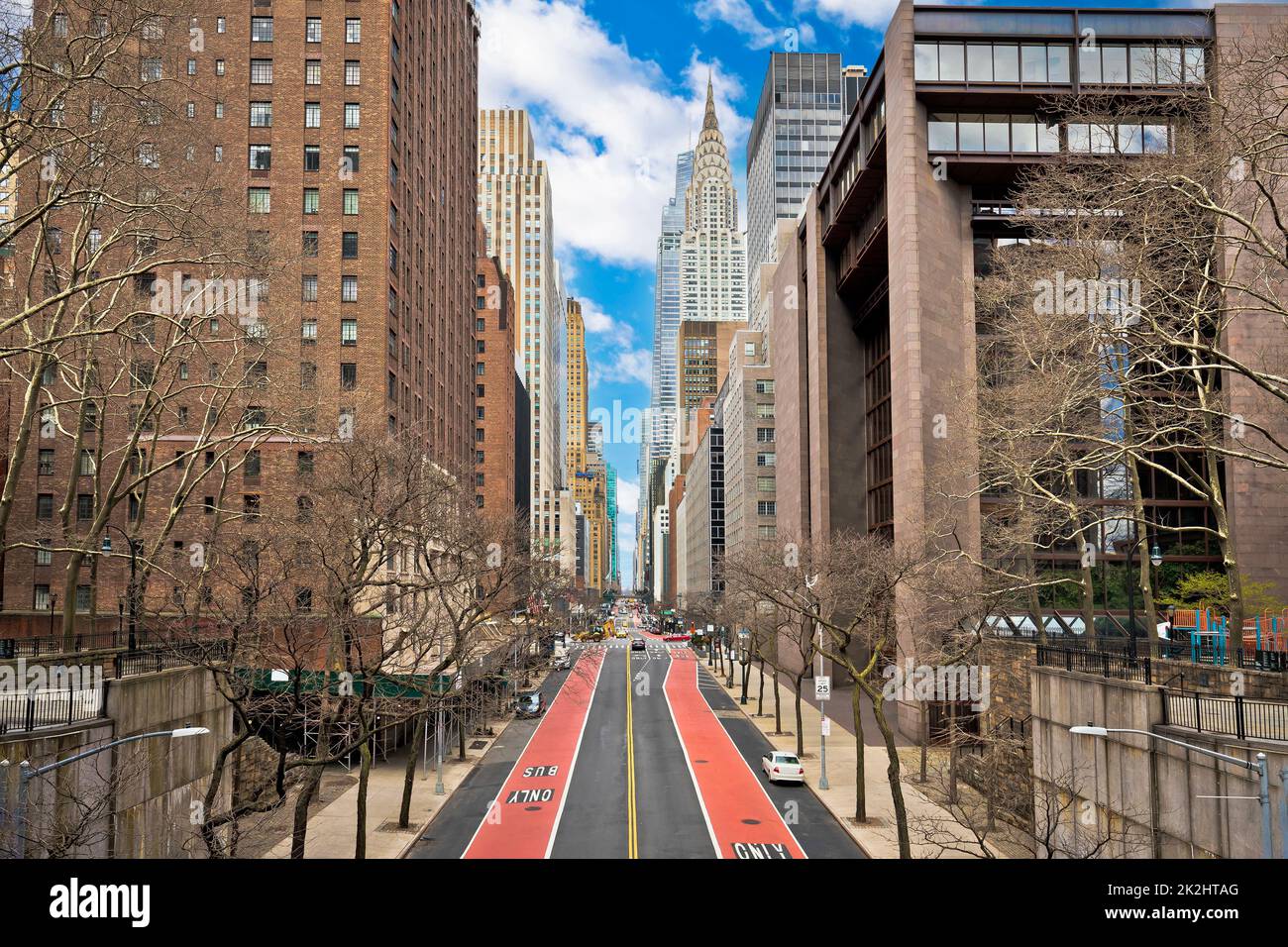 New York City Street e vista panoramica dell'architettura, East 42nd Street Foto Stock