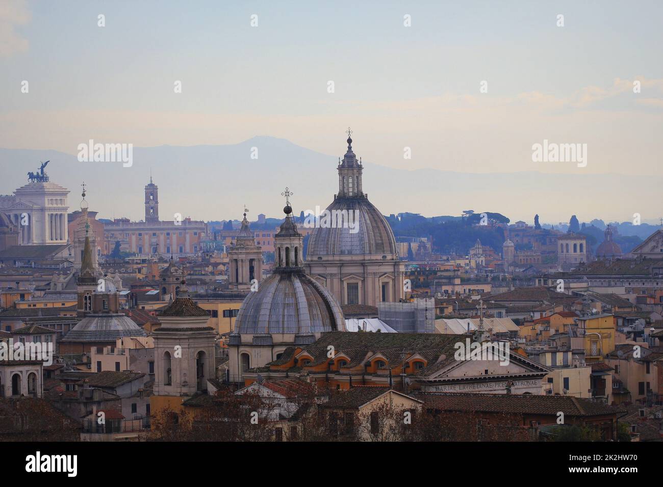 Panorama della città vecchia dal tetto del castello d'angelo, Roma, Italia Foto Stock