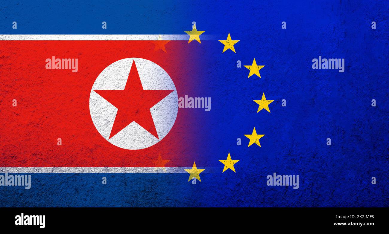 Bandiera dell'Unione europea con bandiera della Corea del Nord. Grunge sfondo Foto Stock