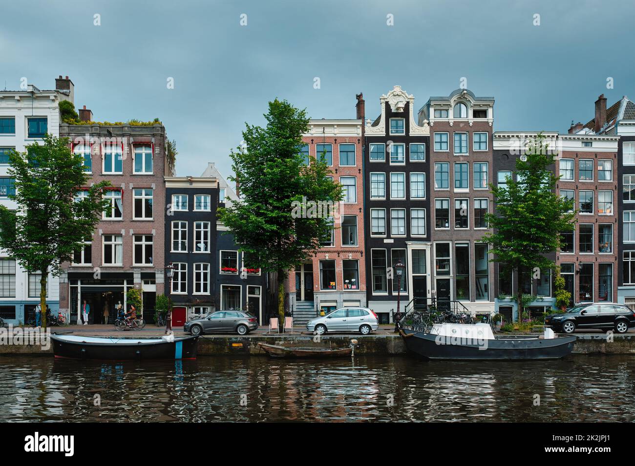 Canale Singel ad Amsterdam con case. Amsterdam, Paesi Bassi Foto Stock