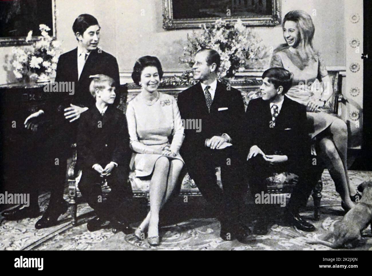 Fotografia della Regina Elisabetta II (1926-) e il Duca di Edimburgo (1952-) con i loro figli, Charles, Principe di Galles (1948-), Prince Edward (1964-), il principe Andréj (1960-) e la principessa Anne (1950-). In data xx secolo Foto Stock