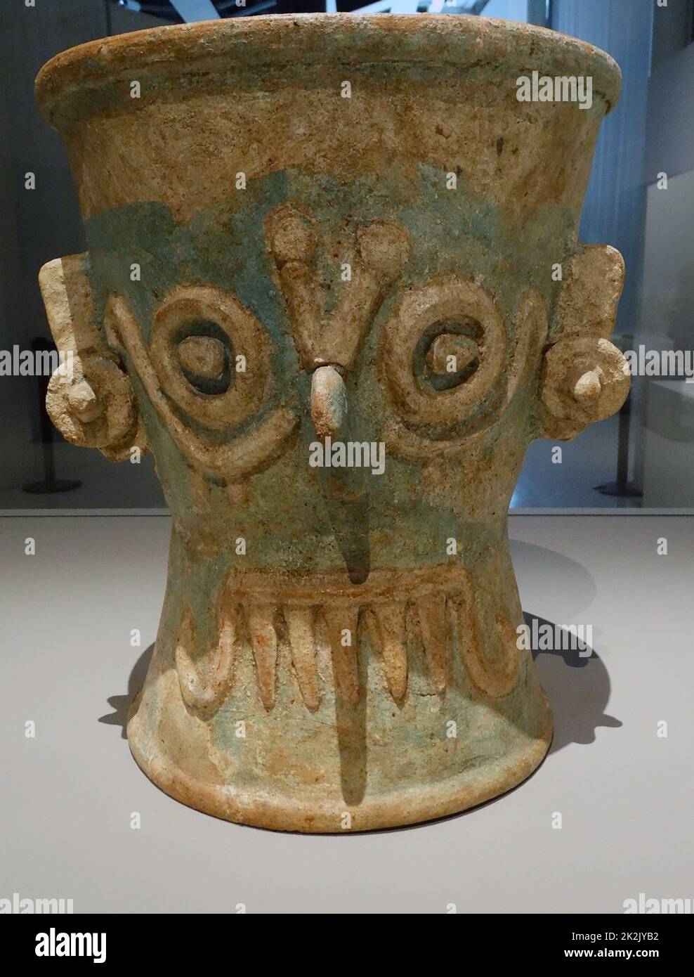 Ceramica portaincenso con effige della pioggia Maya divinità, Chaac, Yucatan, Messico. Datato 1250-1550 annuncio. Foto Stock