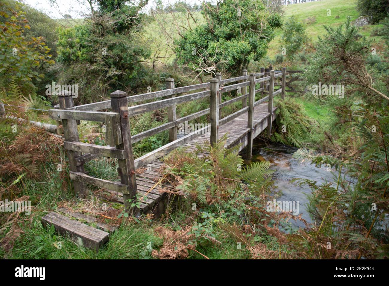 Ponte in legno a DevilÂ's Jump vicino a Sant'Avvento nel nord della Cornovaglia UK. Foto Stock