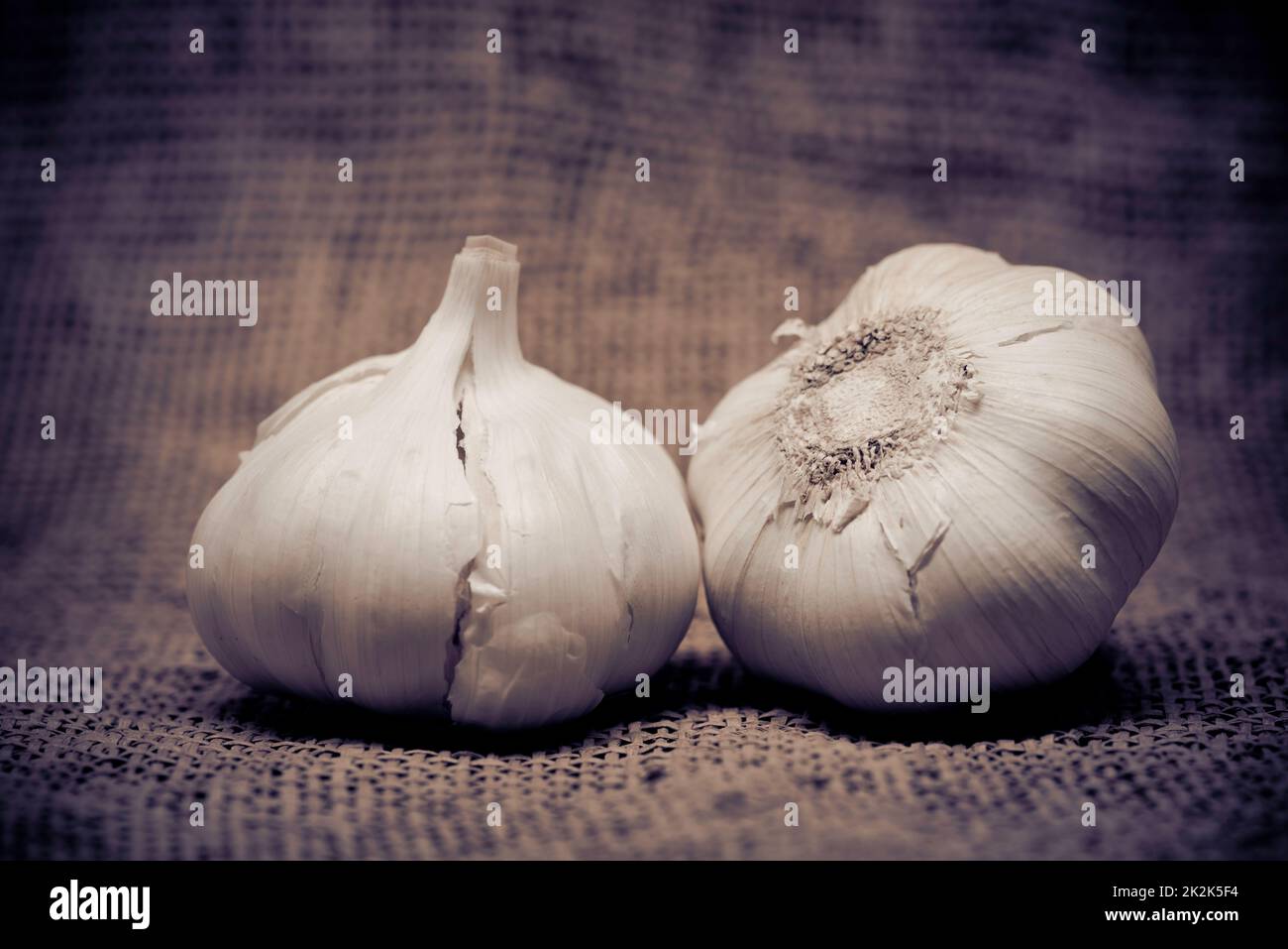 Primo piano all'aglio. Foto con tonalità di colore sintonizzata Foto Stock