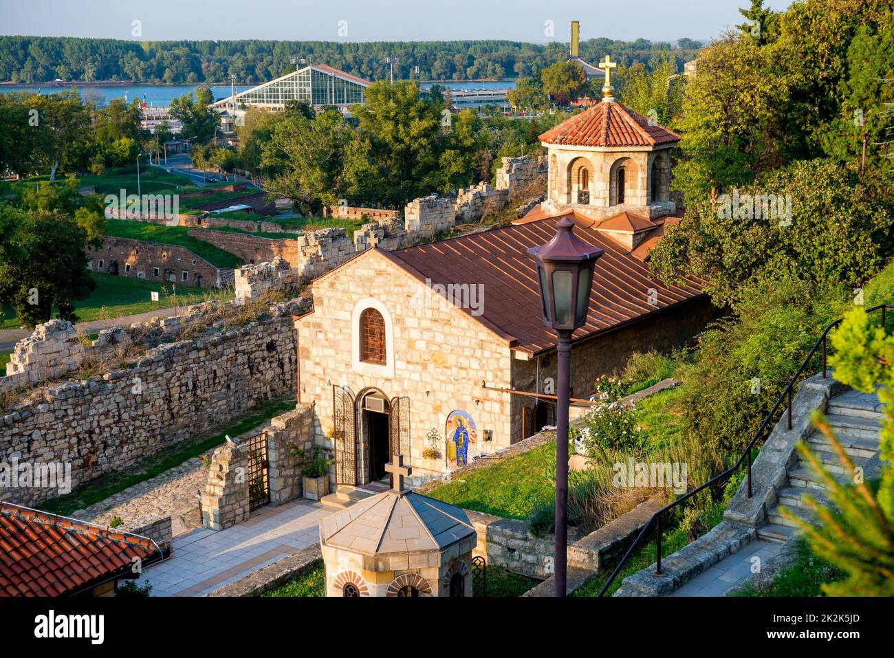 Chiesa medievale di San Petka nella fortezza di Kalemegdan. Belgrado, Serbia Foto Stock