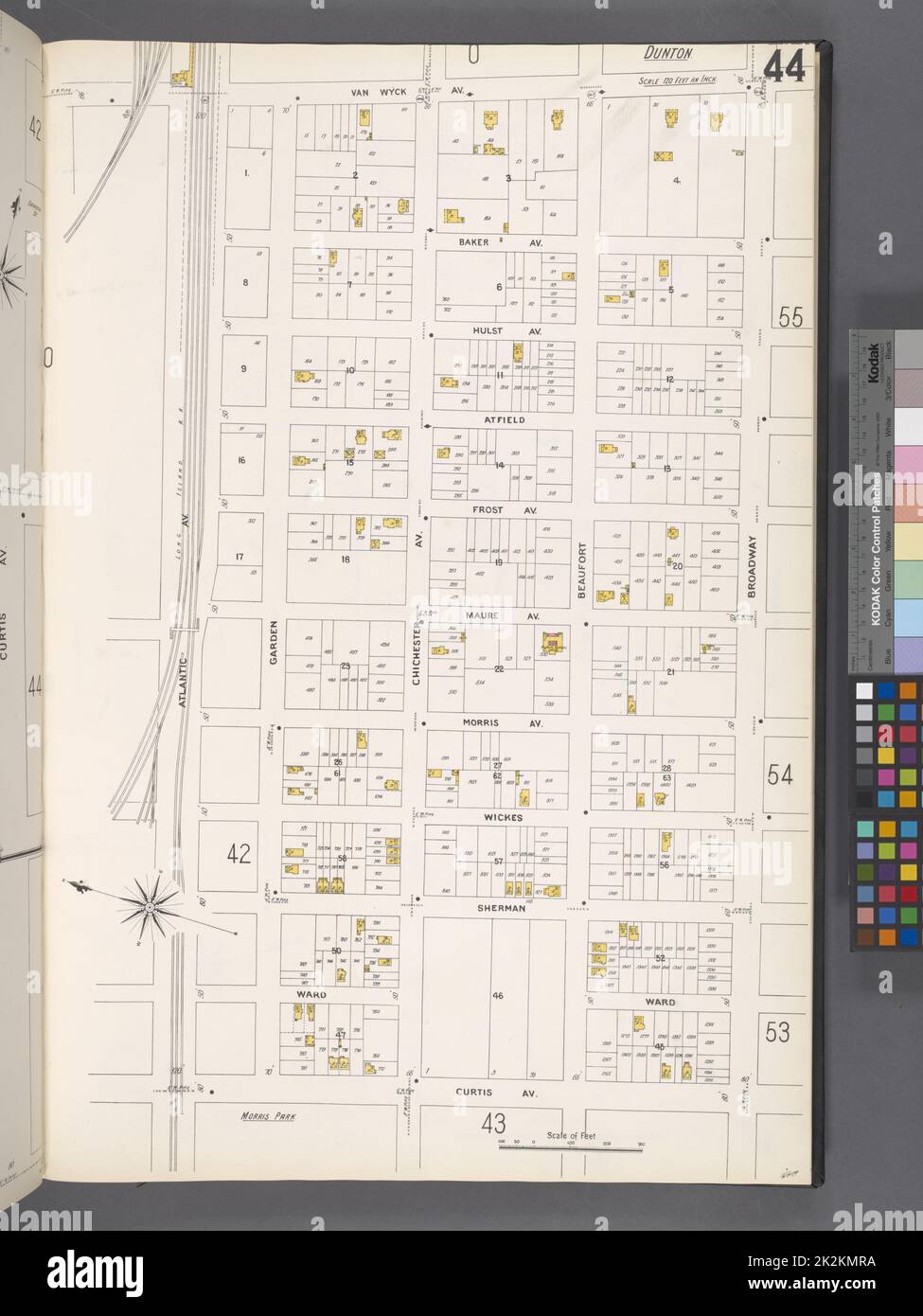 Cartografica, Mappe. 1884 - 1936. Lionel Pincus e la Principessa Firyal Map Division. Assicurazione antincendio , New York (stato), Real Property , New York (stato), Cities & Cities , New York (stato) Queens V. 4, Plate No. 44 Mappa delimitata da Van Wyck Ave., Broadway, Curtis Ave., Atlantic Ave. Foto Stock