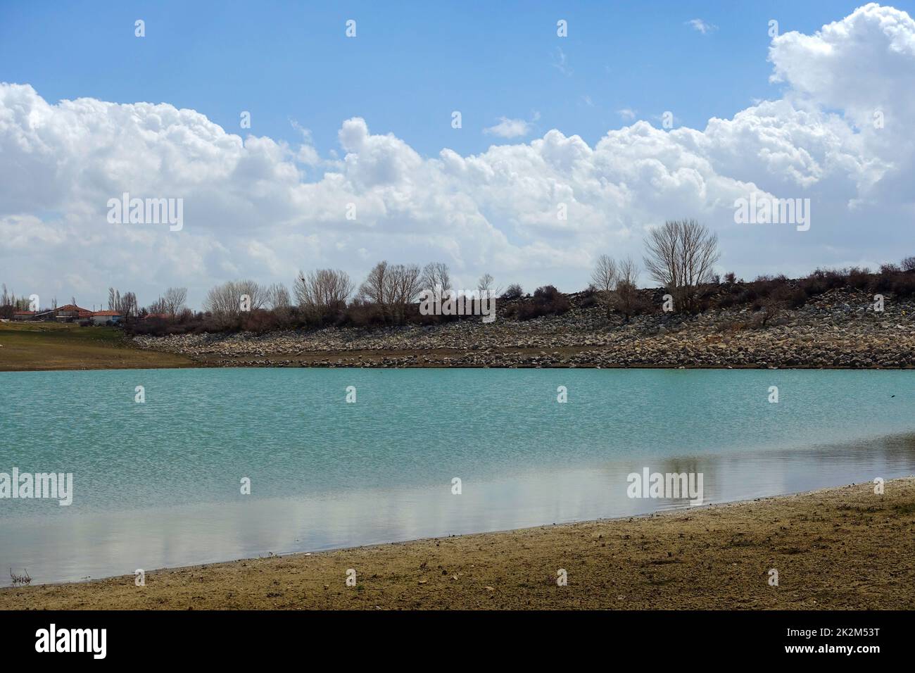 siccità e ha ridotto l'acqua delle dighe che forniscono acqua potabile, il problema dell'umanità e la siccità Foto Stock