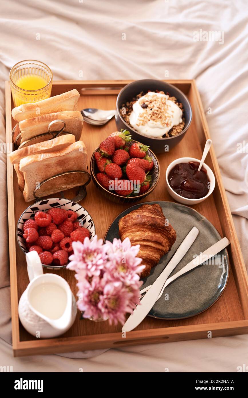 Svegliati con le tue papille gustative. Un'ottima colazione a base di un letto a casa. Foto Stock