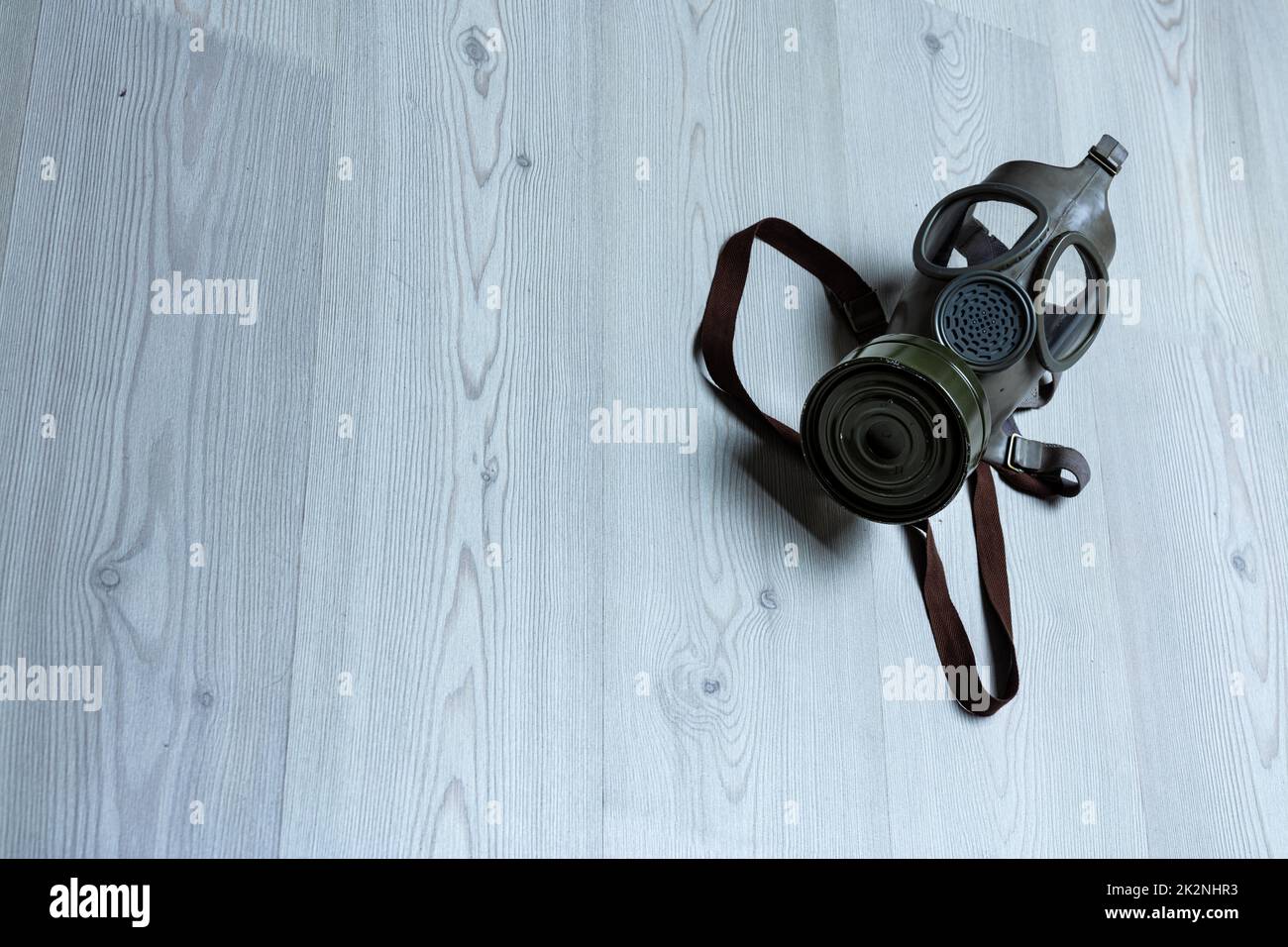 maschera di gas su una superficie con un sacco di spazio di copia Foto Stock