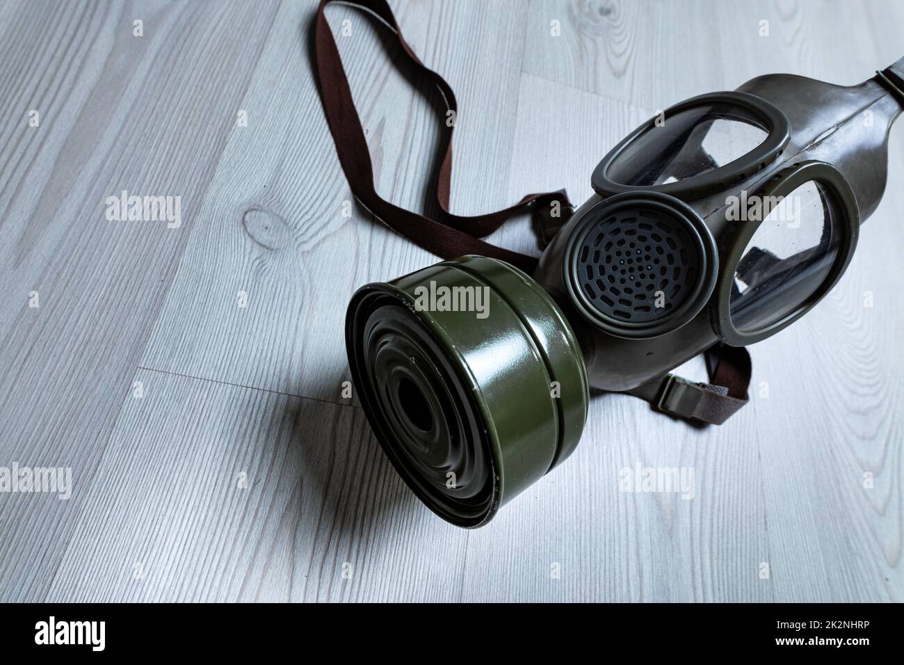 maschera di gas su una superficie con un sacco di spazio di copia Foto Stock