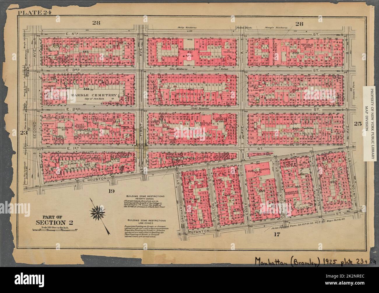 Cartografica, Mappe. 1925. Lionel Pincus e la Principessa Firyal Map Division. Real Property , New York (state) , New York, Manhattan (New York, N.Y.) Piastra 24, parte della sezione 2: Delimitata da E. 4th Street, Avenue B, Clinton Street, Stanton Street, Orchard Street, E. Houston Street e Second Avenue Foto Stock