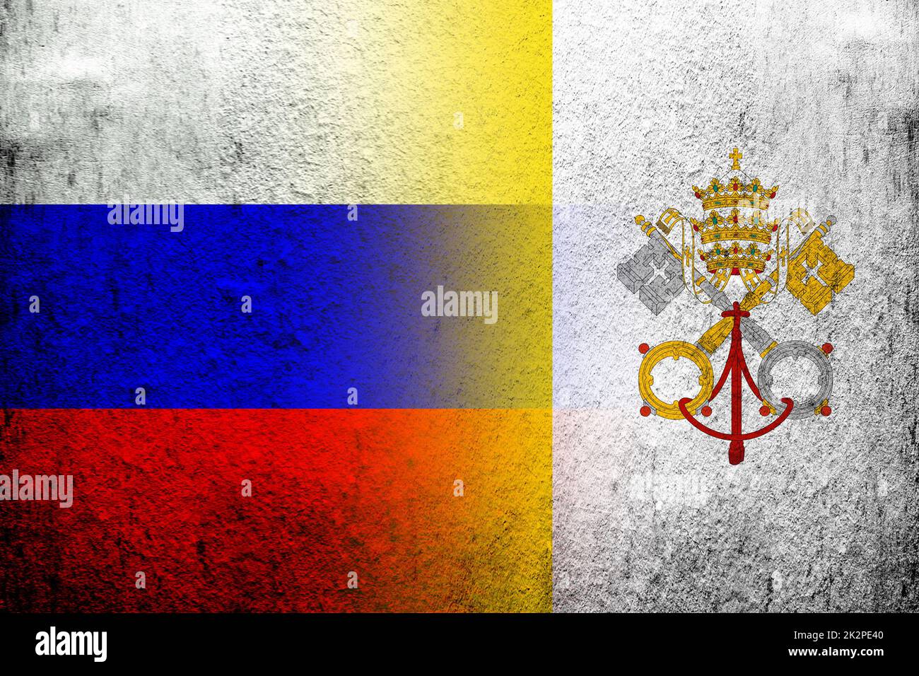 Bandiera nazionale della Federazione Russa con bandiera nazionale della Città del Vaticano. Grunge sfondo Foto Stock