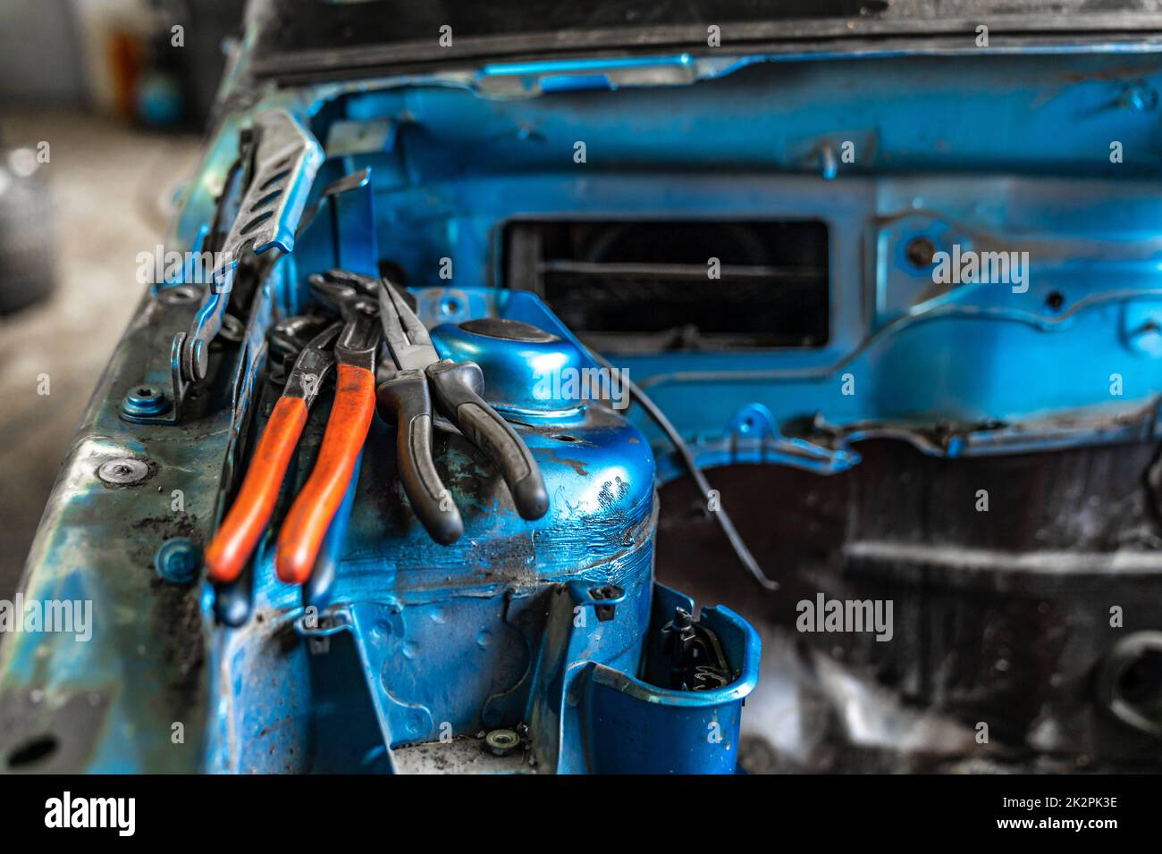 accessori per la riparazione di automobili presso un centro di assistenza Foto Stock