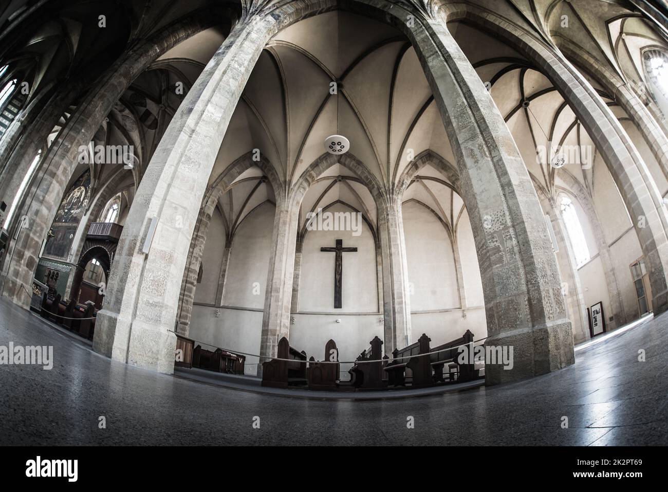 PRAGA, REPUBBLICA CECA - 23 MAGGIO 2017: La navata del monastero di Emmaus Foto Stock