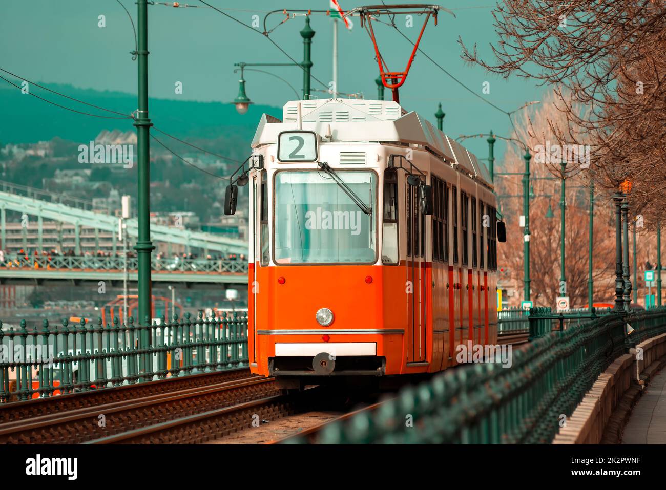 Vista di un vintage tram rosso Foto Stock