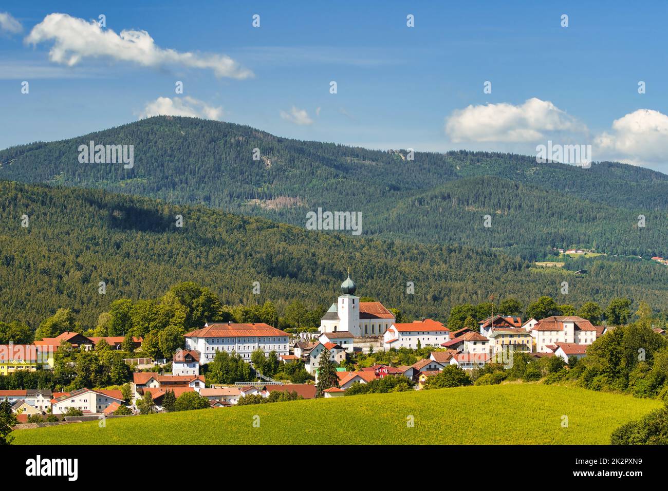Lam, una piccola cittadina nella foresta bavarese nel Palatinato superiore, Germania. Foto Stock