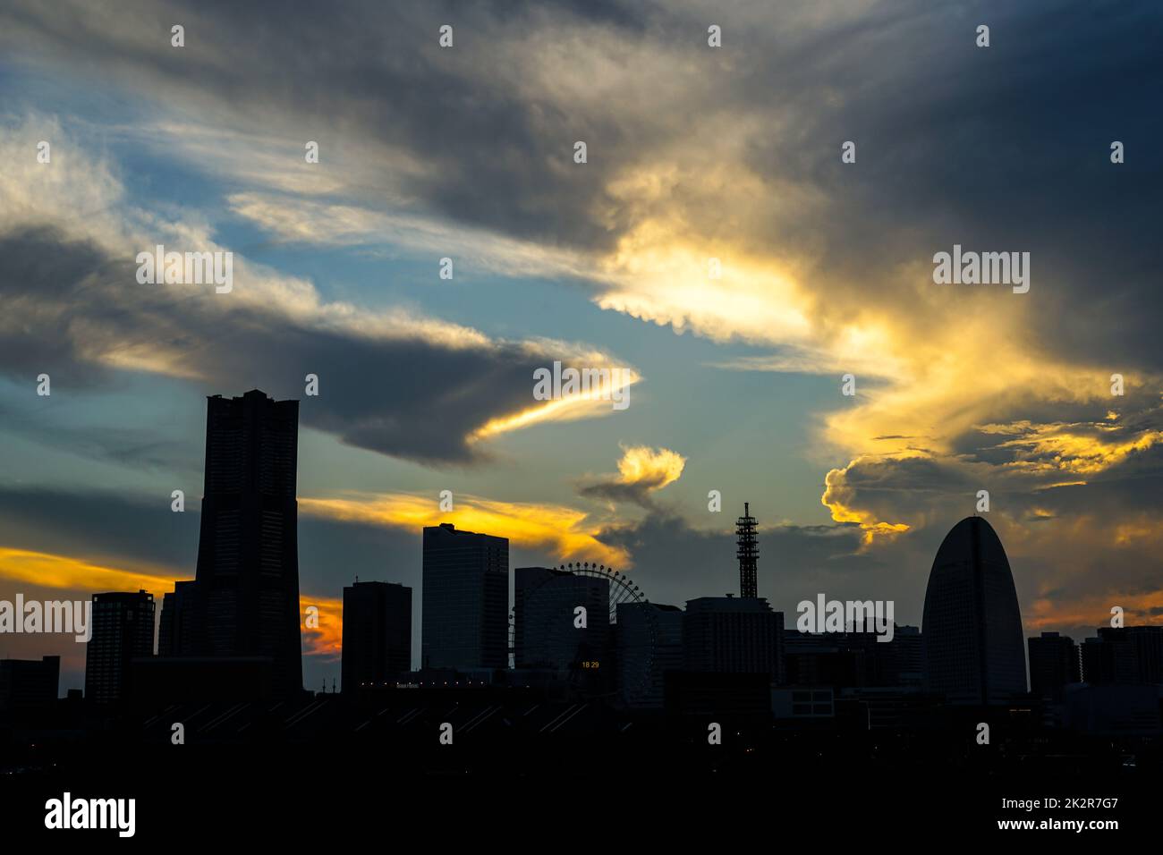Città di Yokohama e tramonto Foto Stock