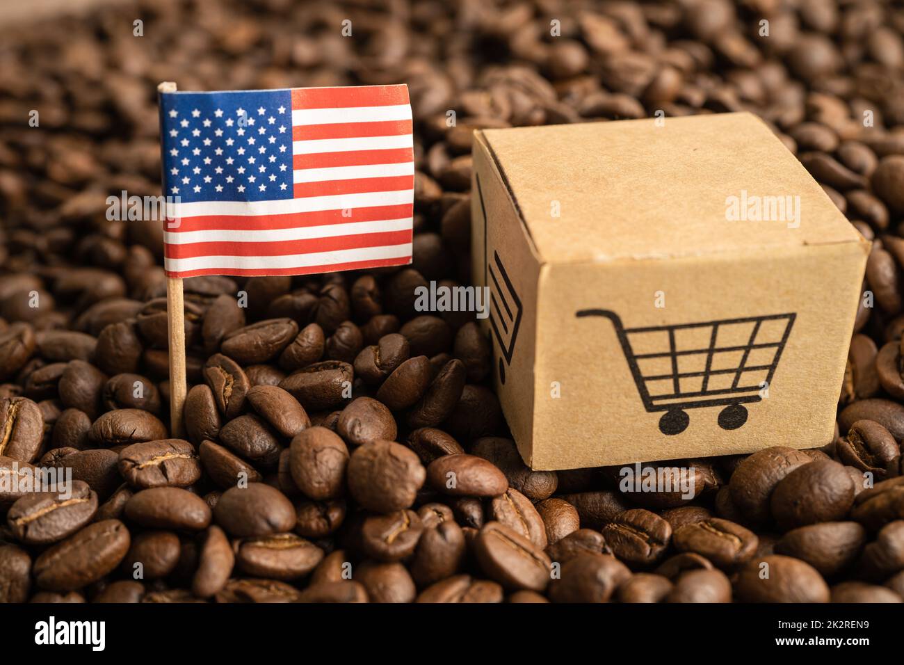 America USA bandiera su chicchi di caffè, importazione commercio online commercio concetto. Foto Stock