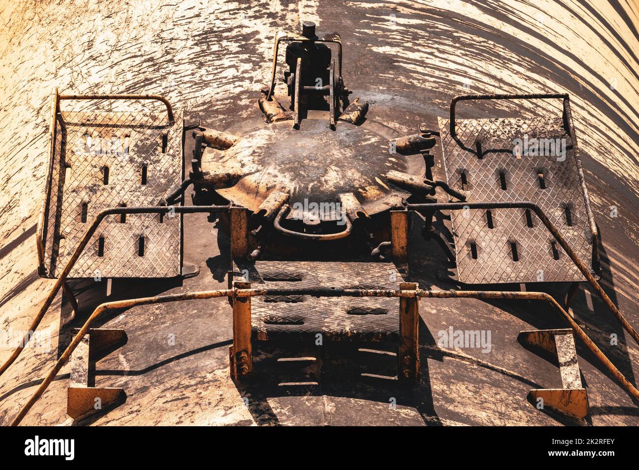 Coperchio sporco della autocisterna di carico Foto Stock