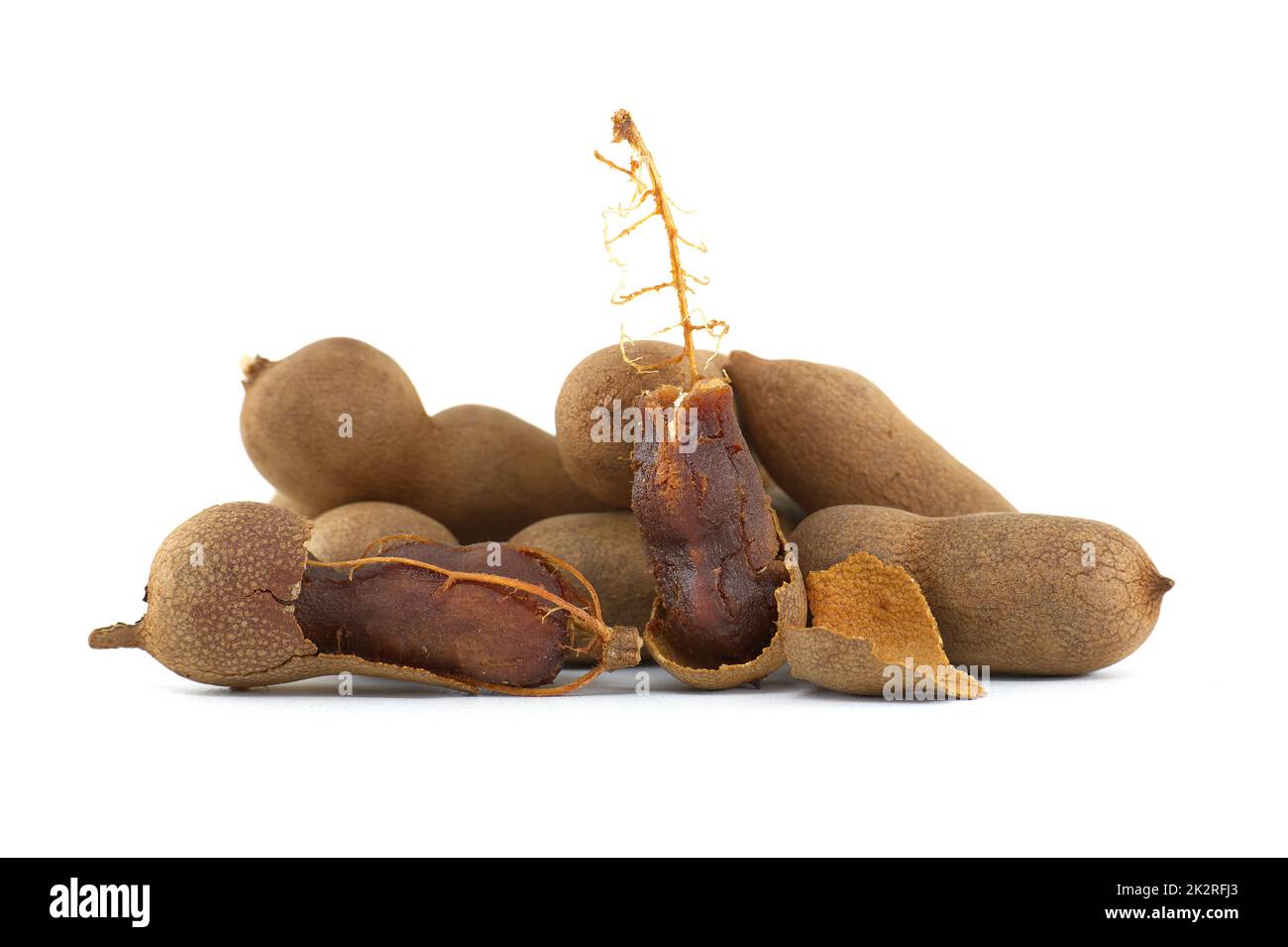 Tamarindi frutti isolati su sfondo bianco Foto Stock