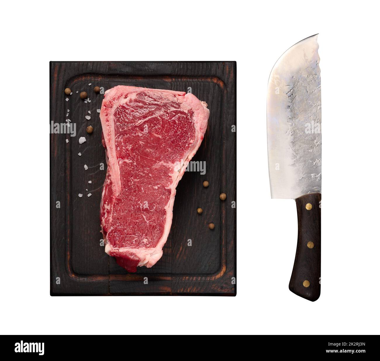 carne di manzo cruda fresca, bistecca striploin su sfondo nero, vista dall'alto. Carne New York Foto Stock