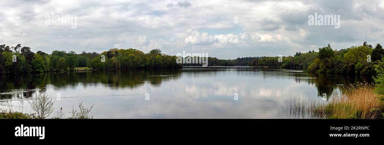 Virginia Water Lake a Windsor Great Park, Regno Unito Foto Stock