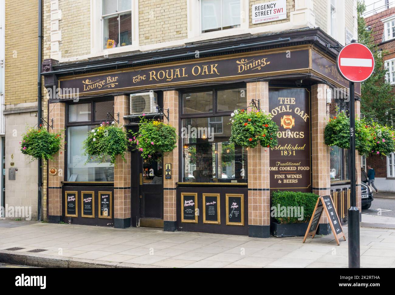 Il pub Royal Oak in Regency Street, Westminster. Foto Stock