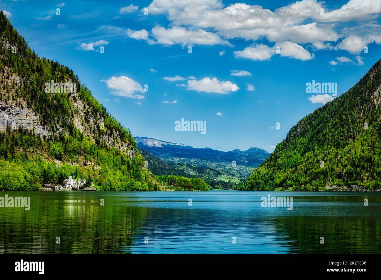 Hallstatter vedere il lago di montagna in Austria Foto Stock
