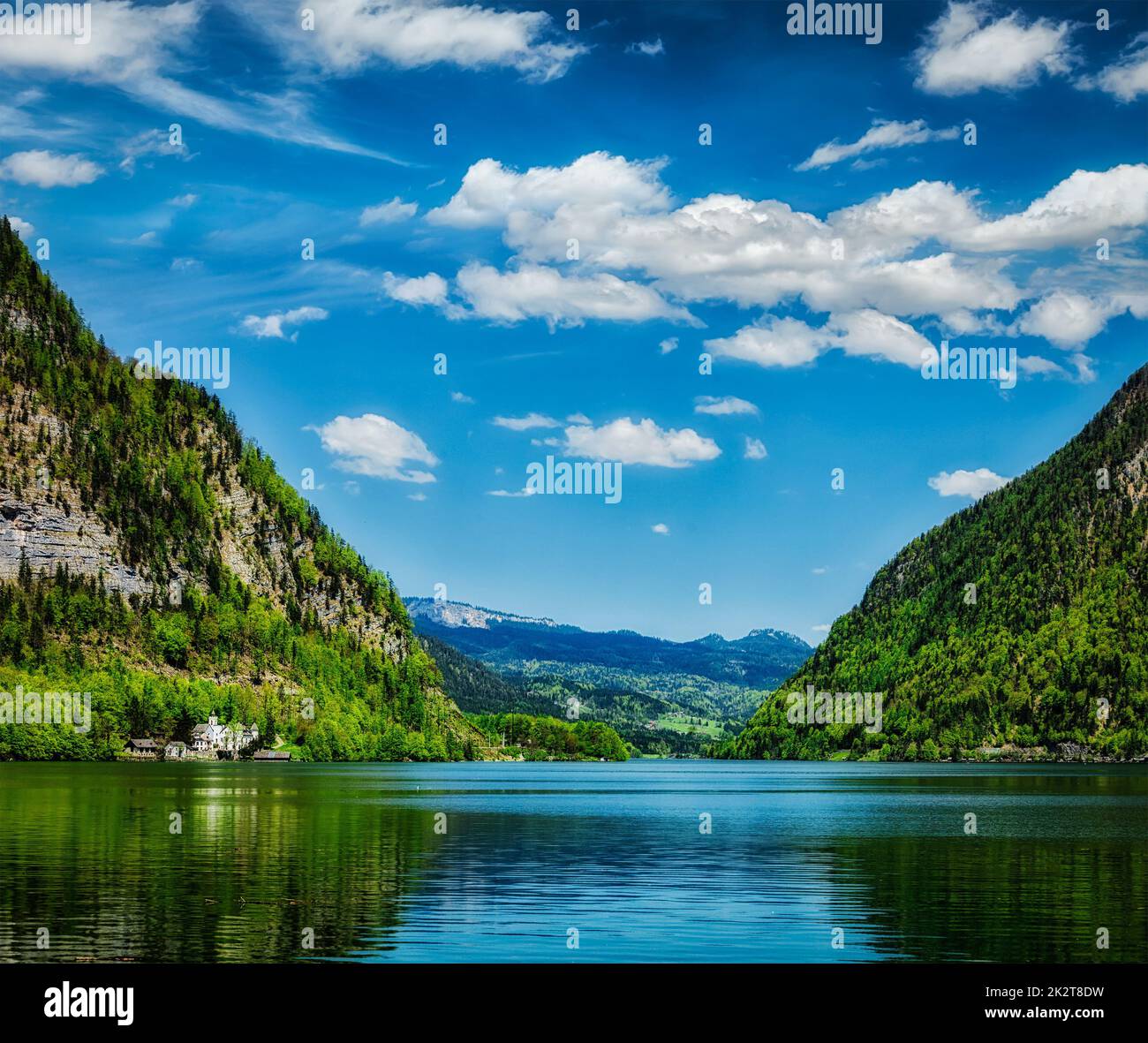 Hallstatter vedere il lago di montagna in Austria Foto Stock