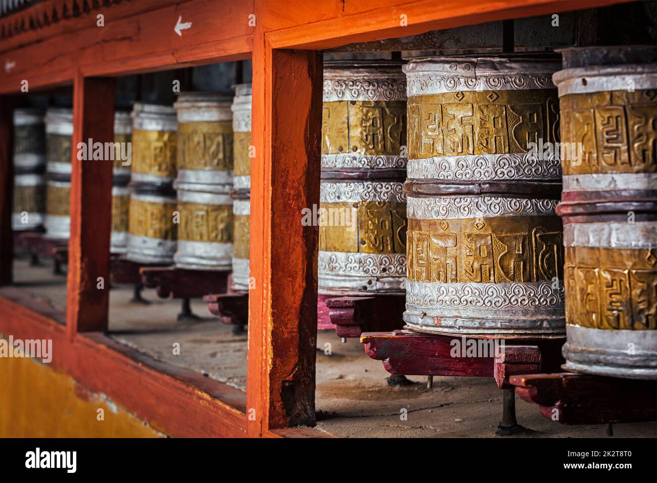 La preghiera buddista ruote in Hemis monstery, Ladakh Foto Stock