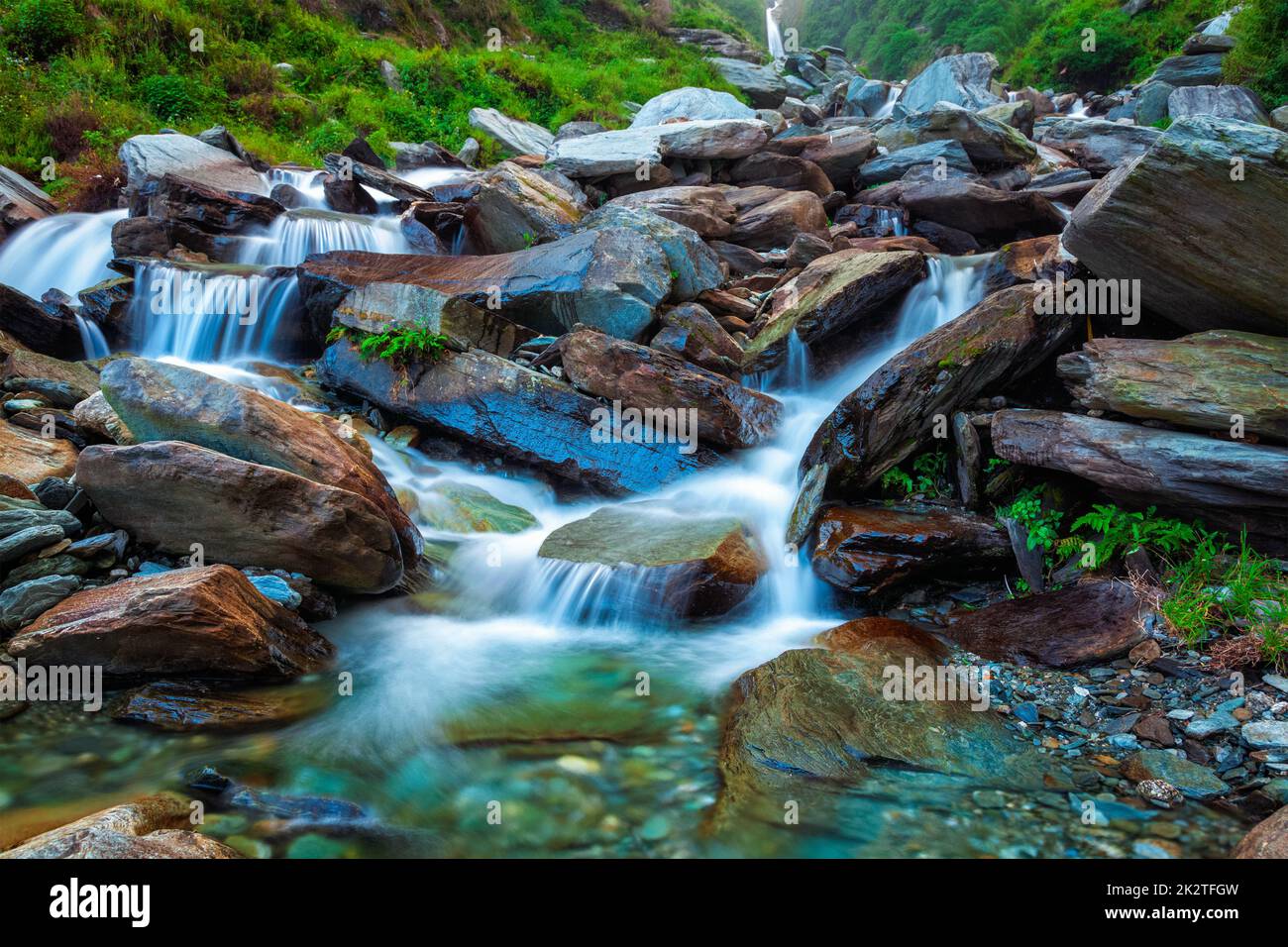 Cascata tropicale. Bhagsu, Himachal Pradesh, India Foto Stock