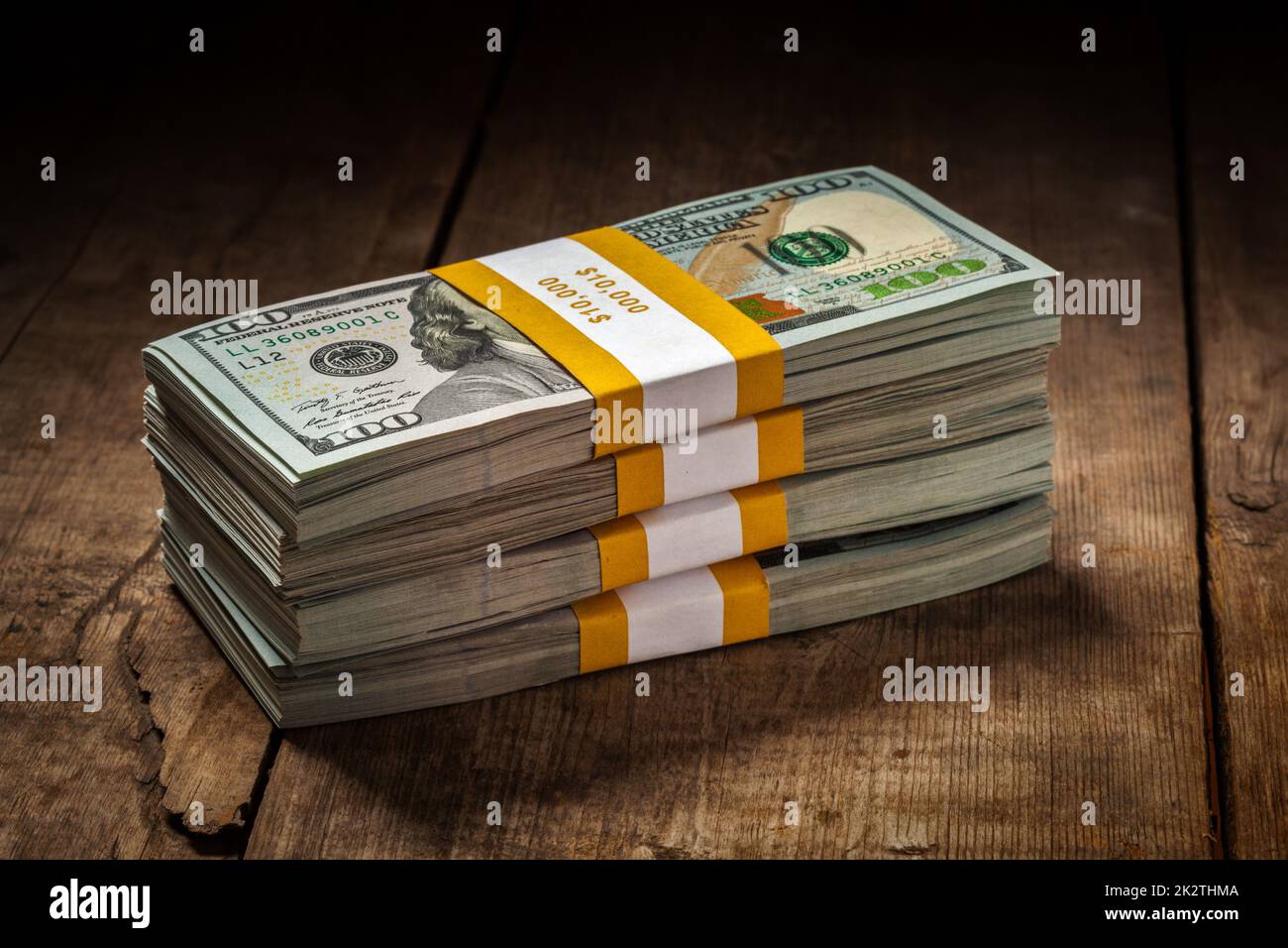 Pile di pallet nuovi di 100 dollari US 2013 banconote Foto Stock