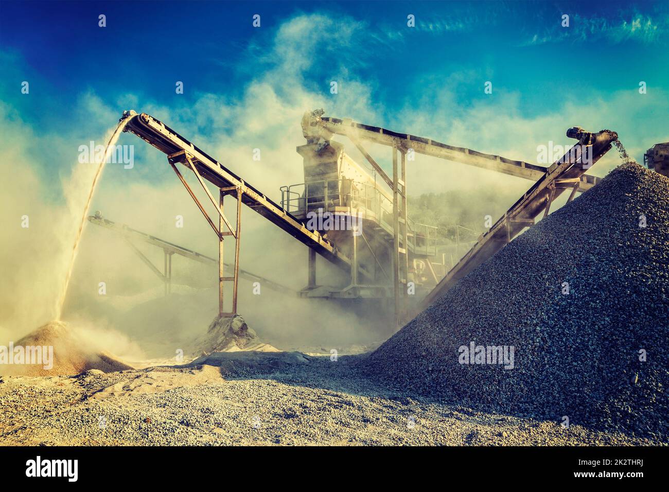Frantoio industriale - macchina frantumatrice di pietre da roccia Foto Stock