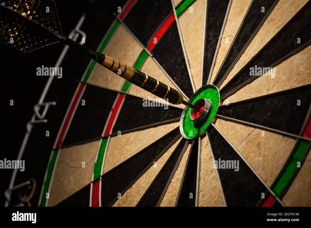 DART in primo piano bull's Eye Foto Stock
