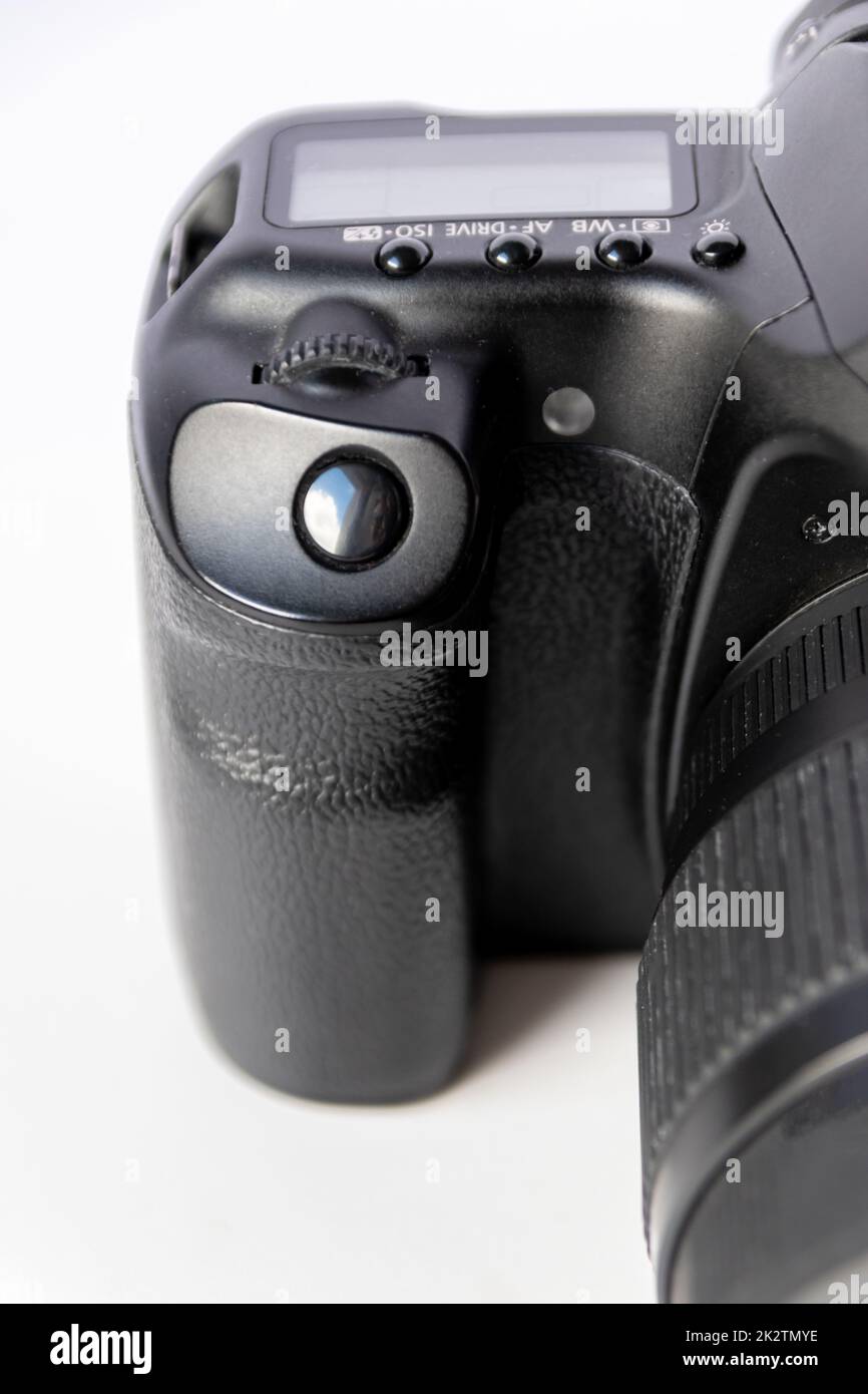 L'attrezzatura professionale per fotocamera reflex digitale con obiettivo teleobiettivo zoom da 70-300 mm e obiettivo grandangolare per fotocamera in vista macro ravvicinata mostra i dettagli dell'attrezzatura fotografica per gli scatti in studio e per i ritratti di animali selvatici Foto Stock
