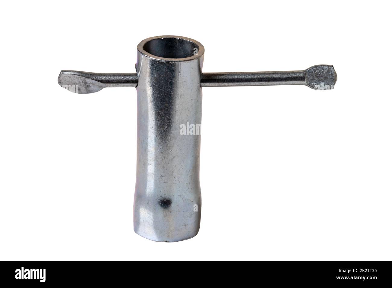 Utensili artigianali isolati. Primo piano di una chiave a bussola esagonale in metallo per il serraggio o l'allentamento di viti isolate su sfondo bianco. Tracciato di ritaglio. Macro. Foto Stock