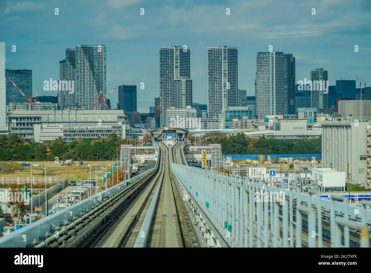 E lo skyline di Tokyo di Yurikamome Foto Stock