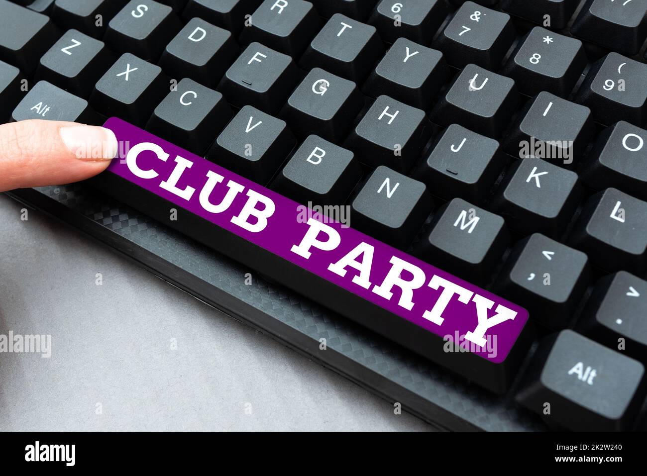 Mostra concettuale Club Party. Parola scritta sulla riunione sociale in un luogo che è informale e può avere bevande -48931 Foto Stock