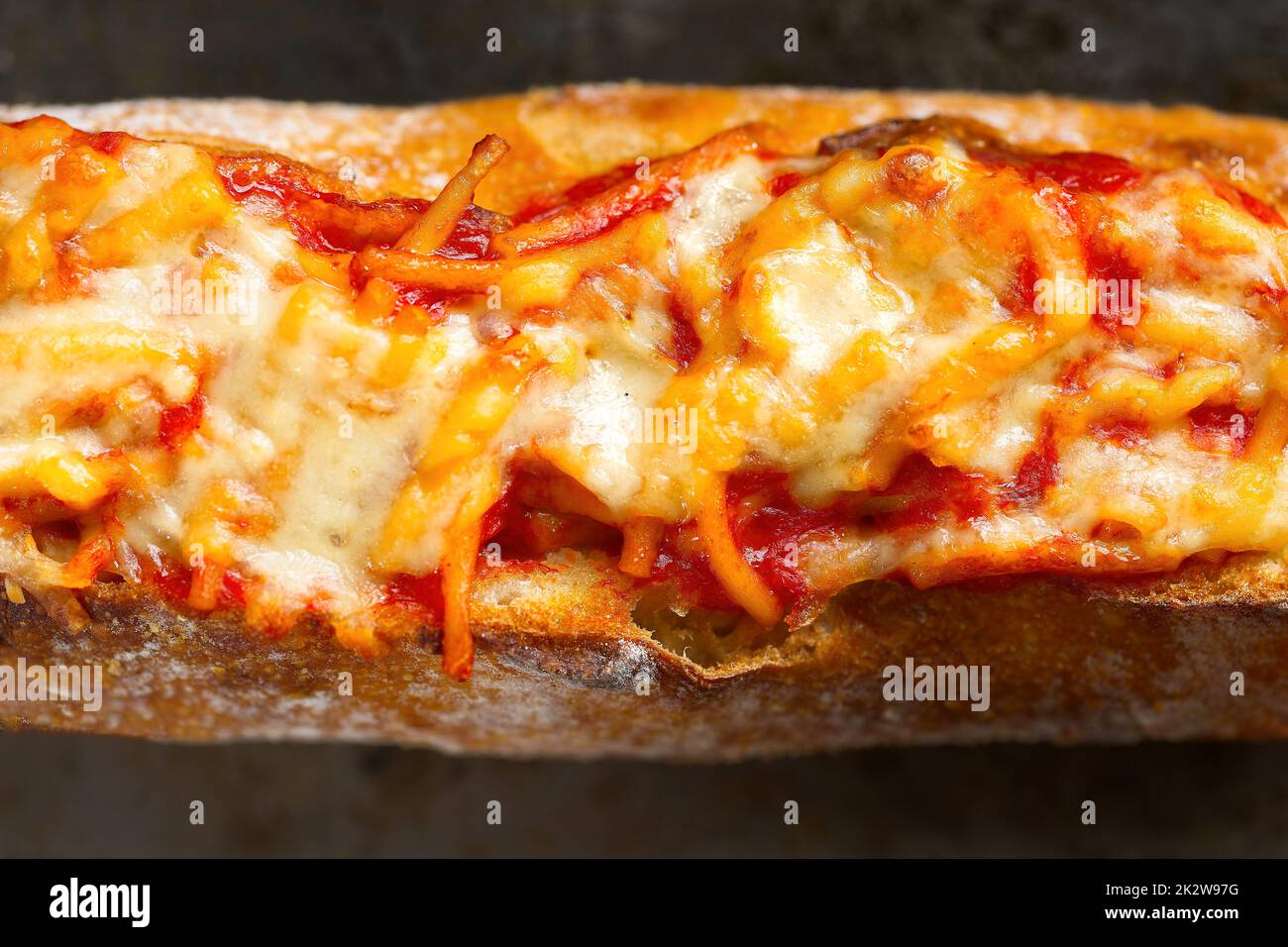 spaghetti rustici in sandwich di salsa di pomodoro Foto Stock