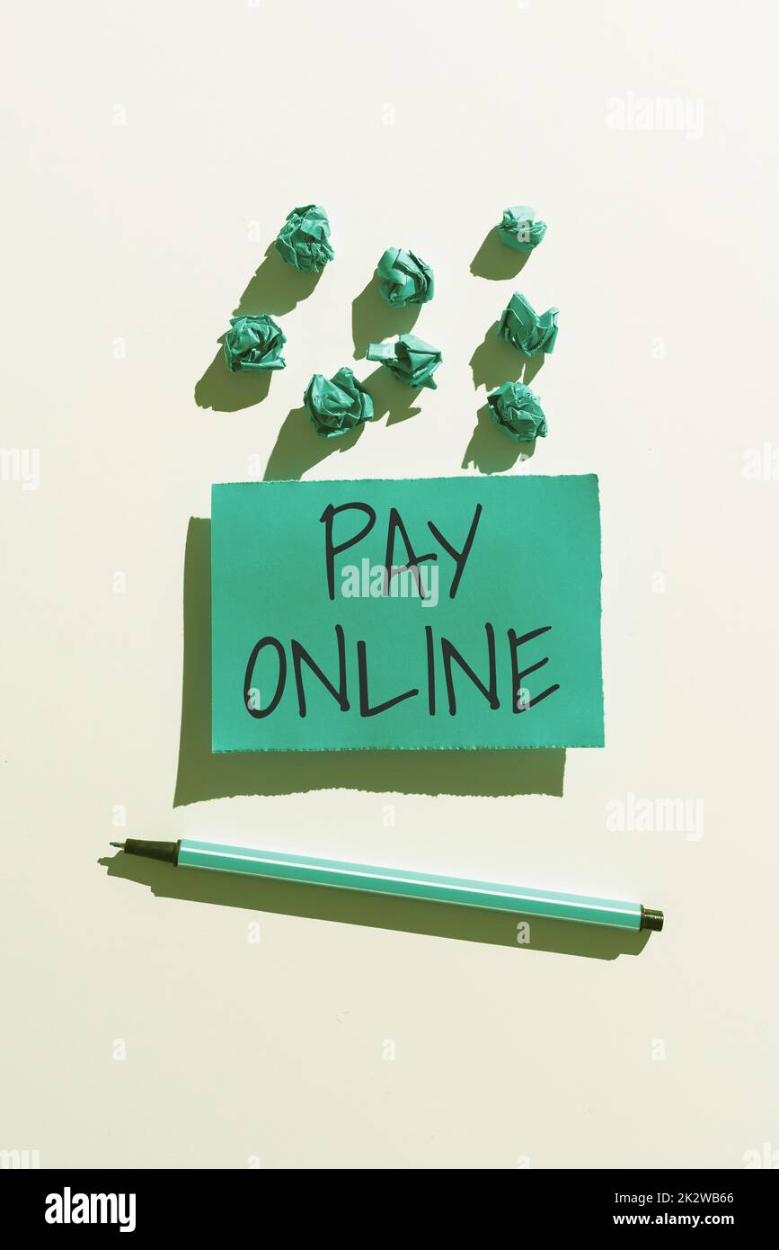 Scrittura visualizzazione testo paga online. Business showcase acquistare prodotti o servizi utilizzando la carta di credito su qualsiasi sito web -47372 Foto Stock