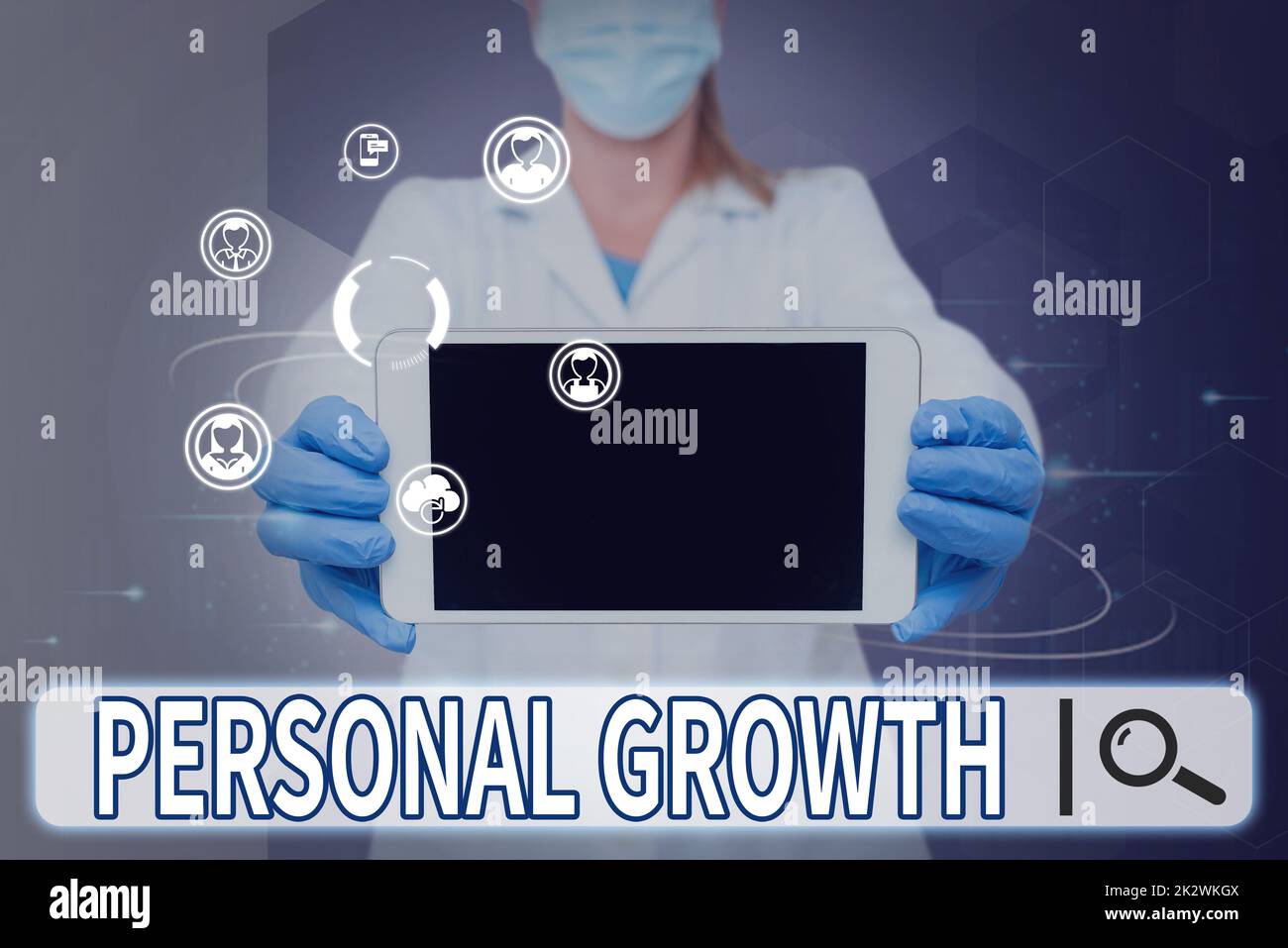 Segno che mostra crescita personale. Word for Improve sviluppare le vostre abilità qualità Impara nuovi materiali Nurse holding tablet che simboleggia il successo del lavoro di squadra. Foto Stock