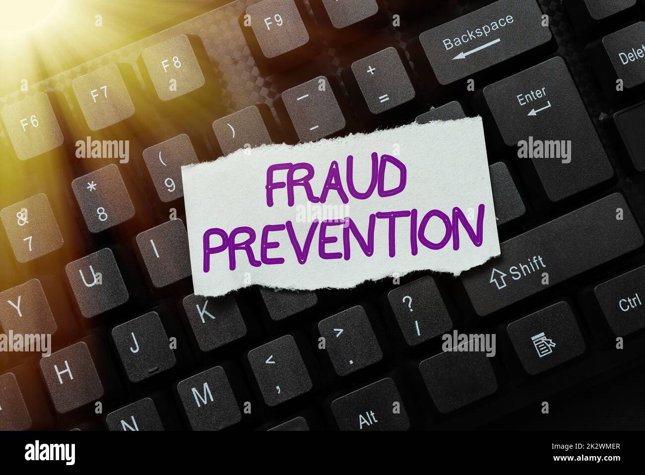Cartello di testo che mostra la prevenzione delle frodi. Foto concettuale per proteggere l'impresa e i suoi processi contro la truffa creare un nuovo negozio online, digitando la lista di merci di trading Foto Stock