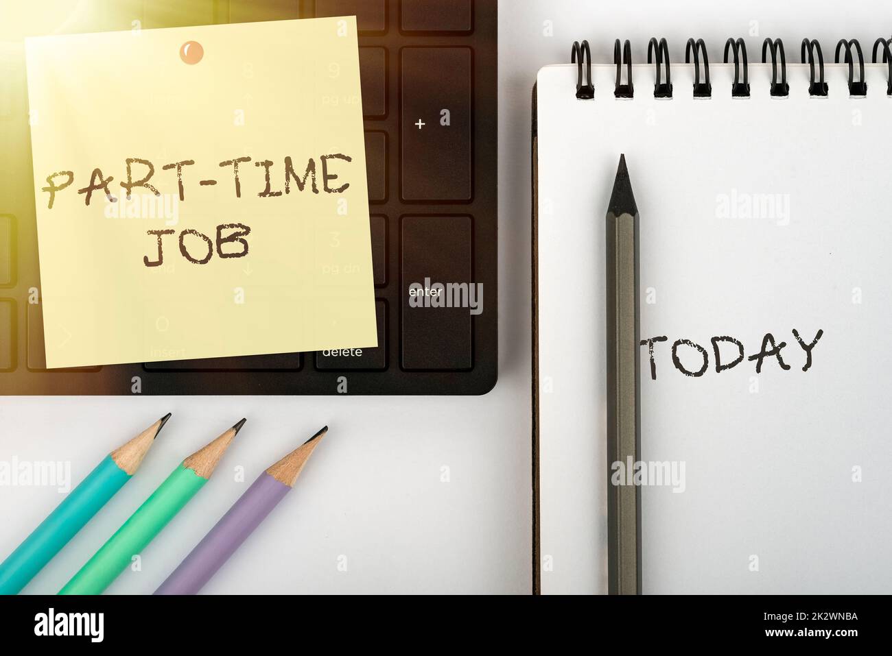 Segno di testo che mostra il lavoro part-time. Vetrina aziendale Weekend Freelance casual OJT Neophyte stint stagionale computer tastiera e Symbol.Information Medium per la comunicazione. Foto Stock