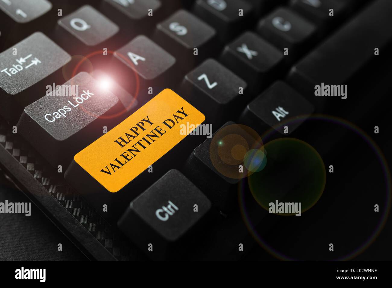 Visualizzazione concettuale buon San Valentino. Foto concettuale un giorno speciale per gli amanti di esprimere il loro affetto a se stessi in connessione con gli amici online, facendo conoscenza su Internet Foto Stock