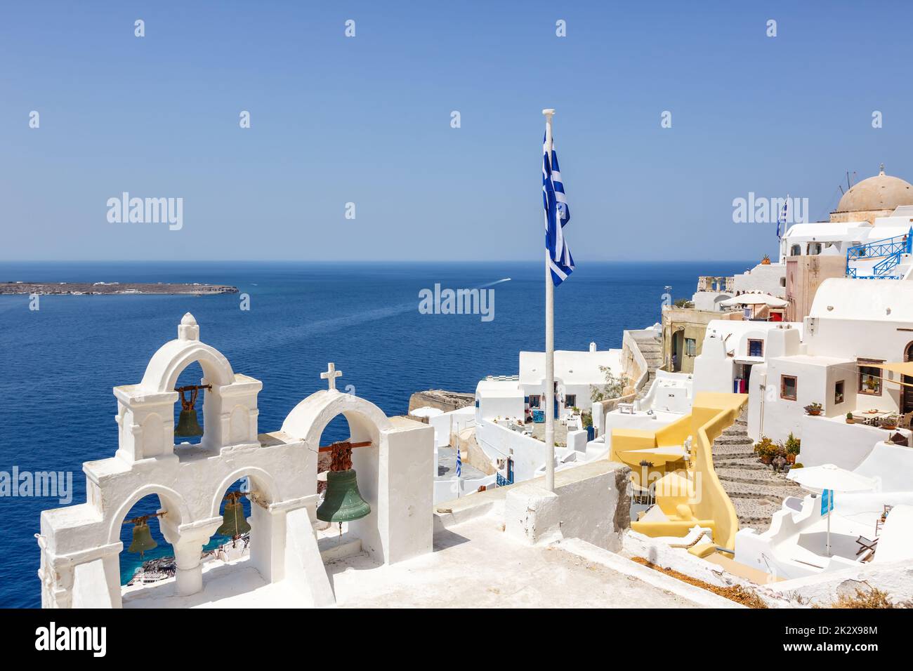 Santorini isola vacanze in Grecia viaggio Oia città Mediterraneo e la chiesa Santorin Foto Stock
