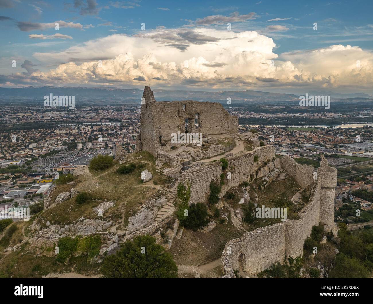 Castello di Crussol - nel comune di Saint-Péray che domina la valle di Rhône - Rhône-Alpi Foto Stock