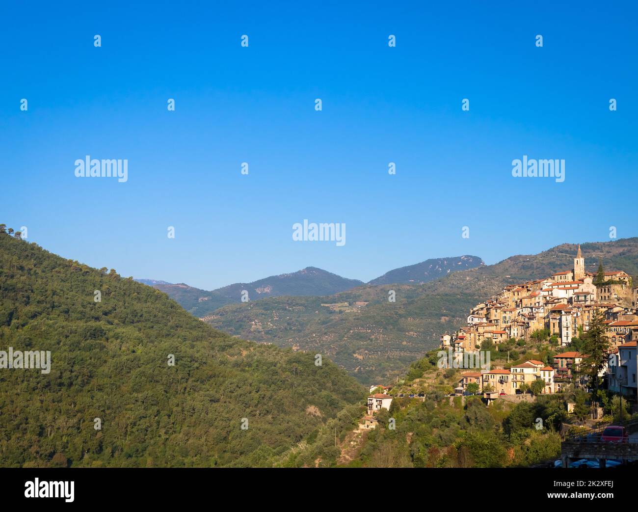 Apricale - antico borgo italiano in Liguria Foto Stock